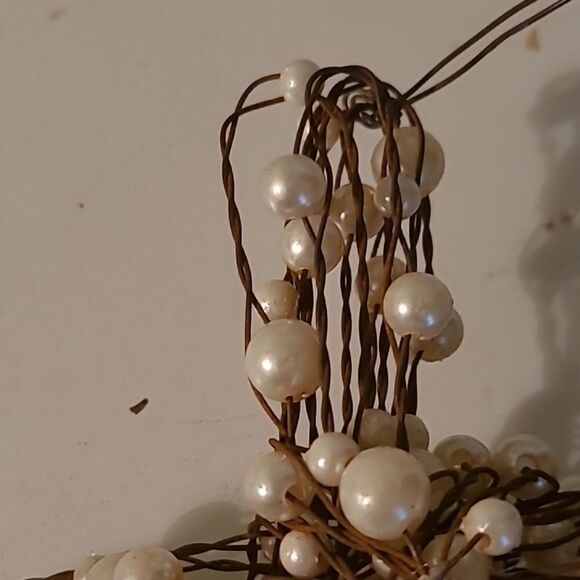 Elegant Pearl-Embellished Wire Cross Ornament - Picture 8 of 12